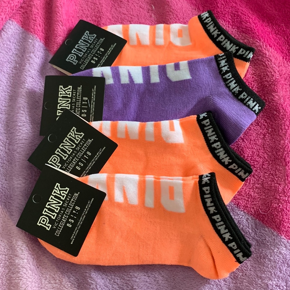 NWT PINK VICTORIA SECRET SOCKS